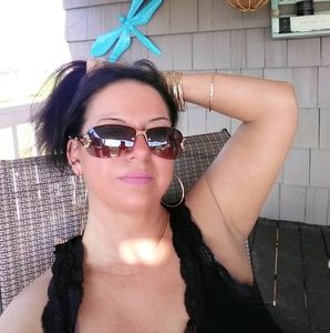 Meet your Posher, Michele